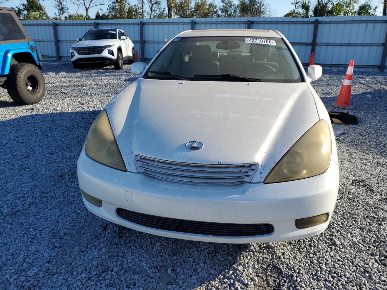 2004 Lexus ES - Image 5