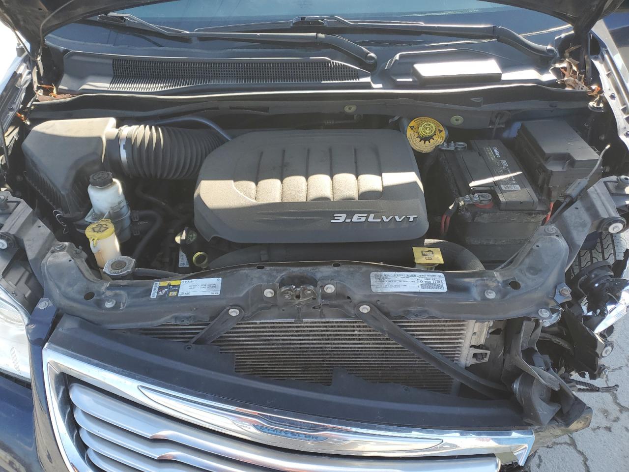 2015 Chrysler Town & Country - Image 14