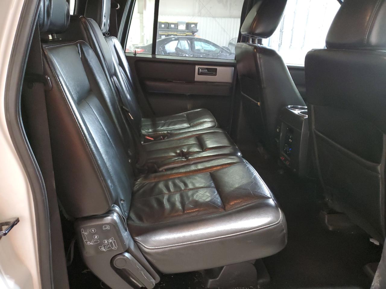 2012 Ford Expedition - Image 11