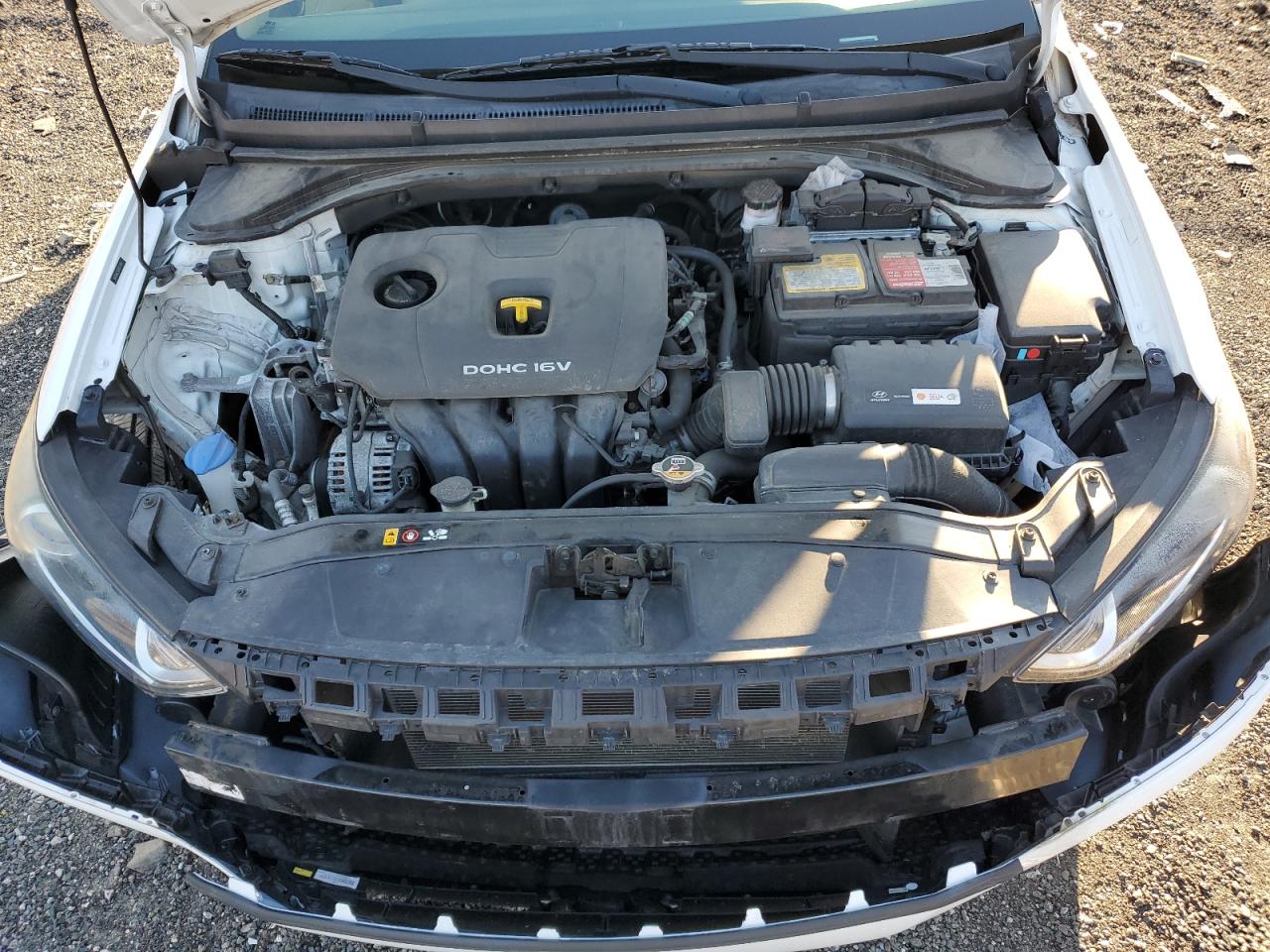 2018 Hyundai Elantra - Image 13