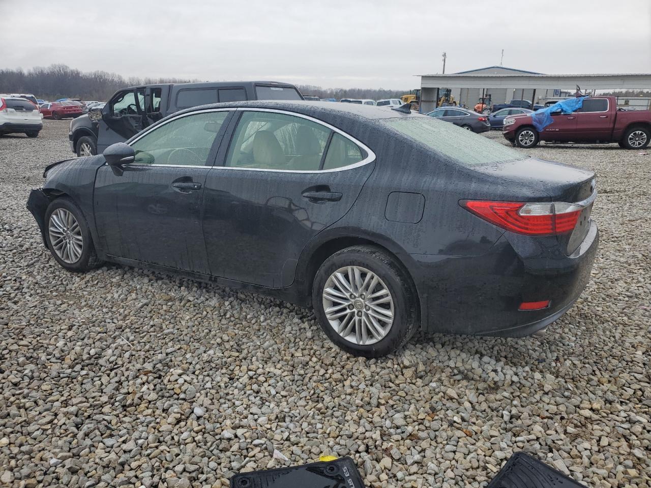 2013 Lexus ES - Image 2