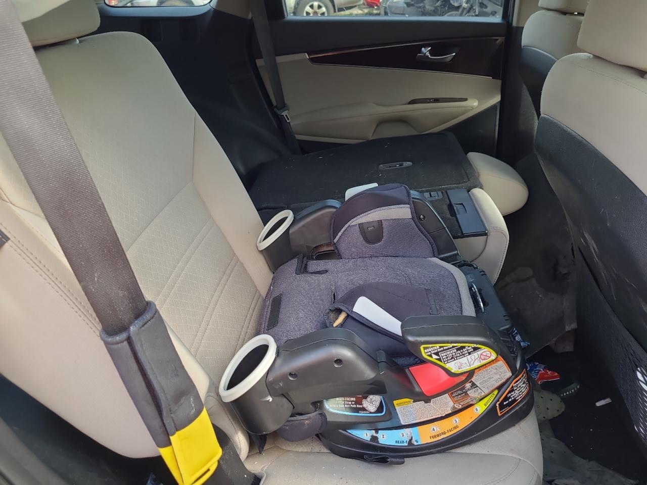 2018 Kia Sorento - Image 11
