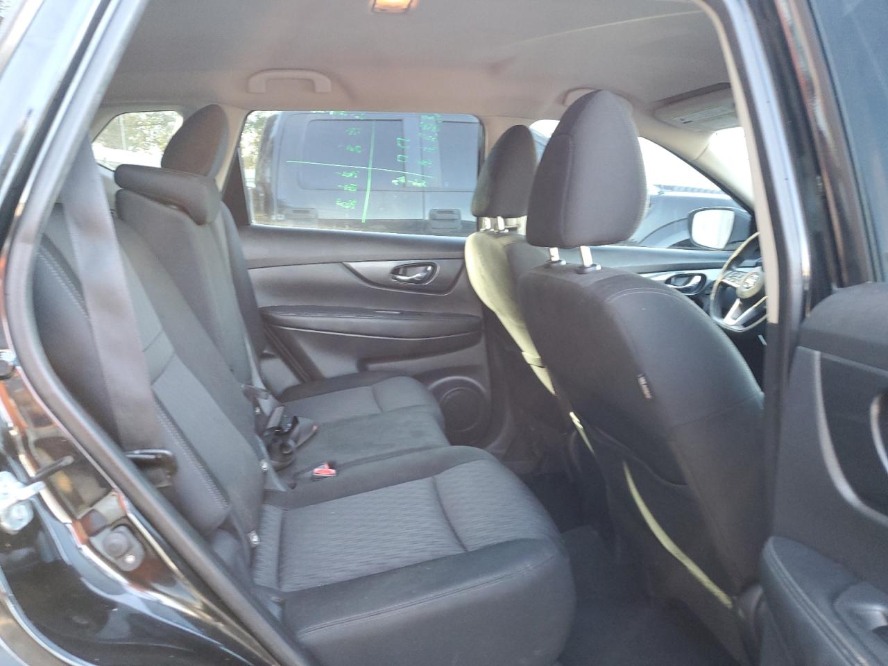 2018 Nissan Rogue - Image 11