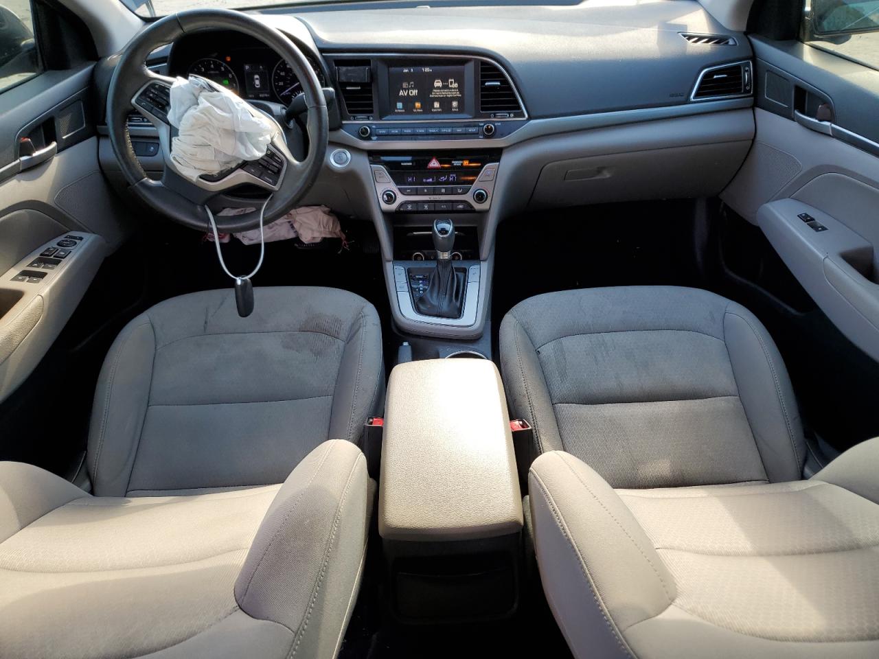2018 Hyundai Elantra - Image 8