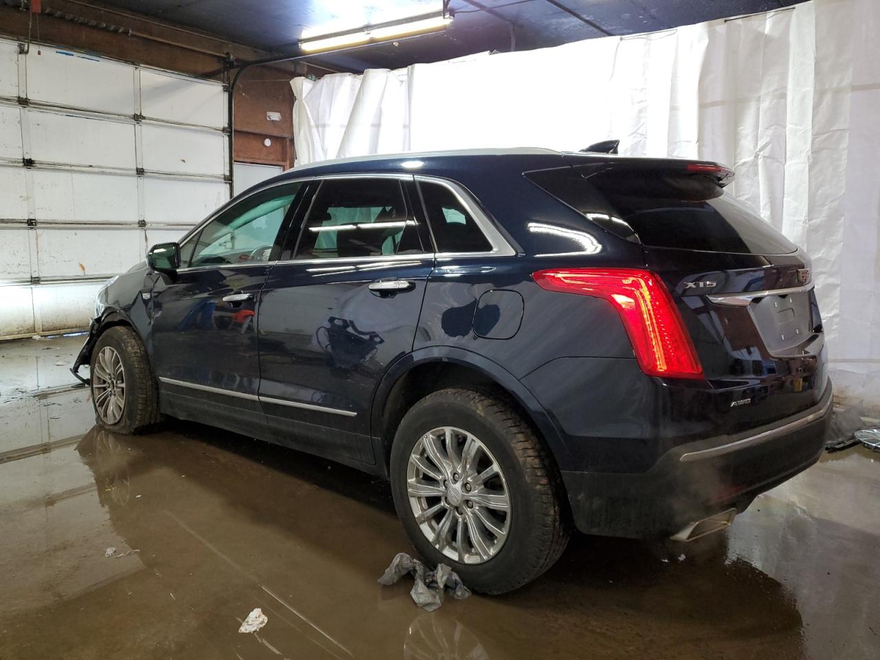 2017 Cadillac XT5 - Image 2