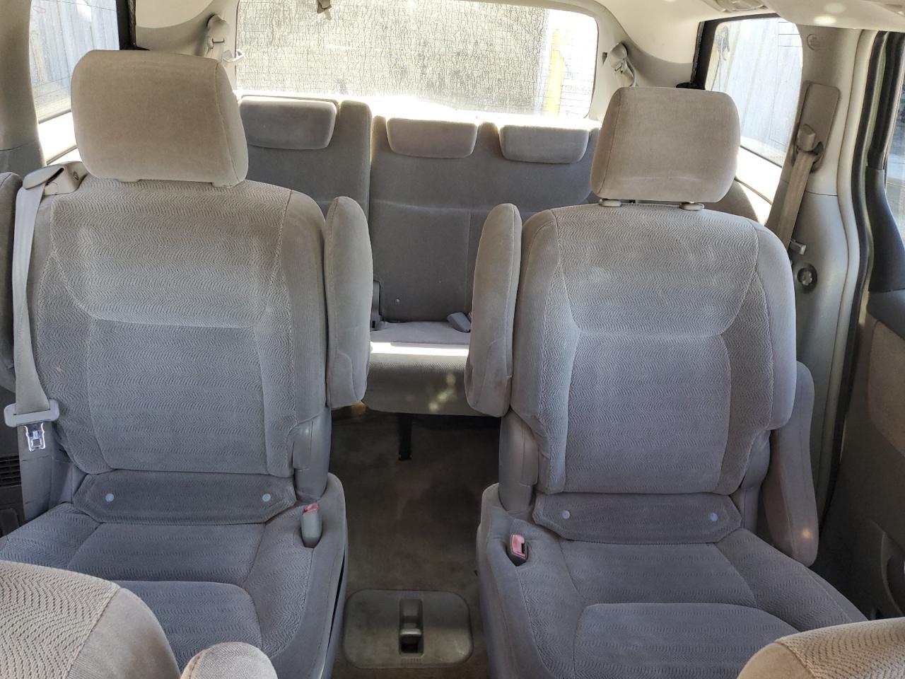 2006 Toyota Sienna - Image 10