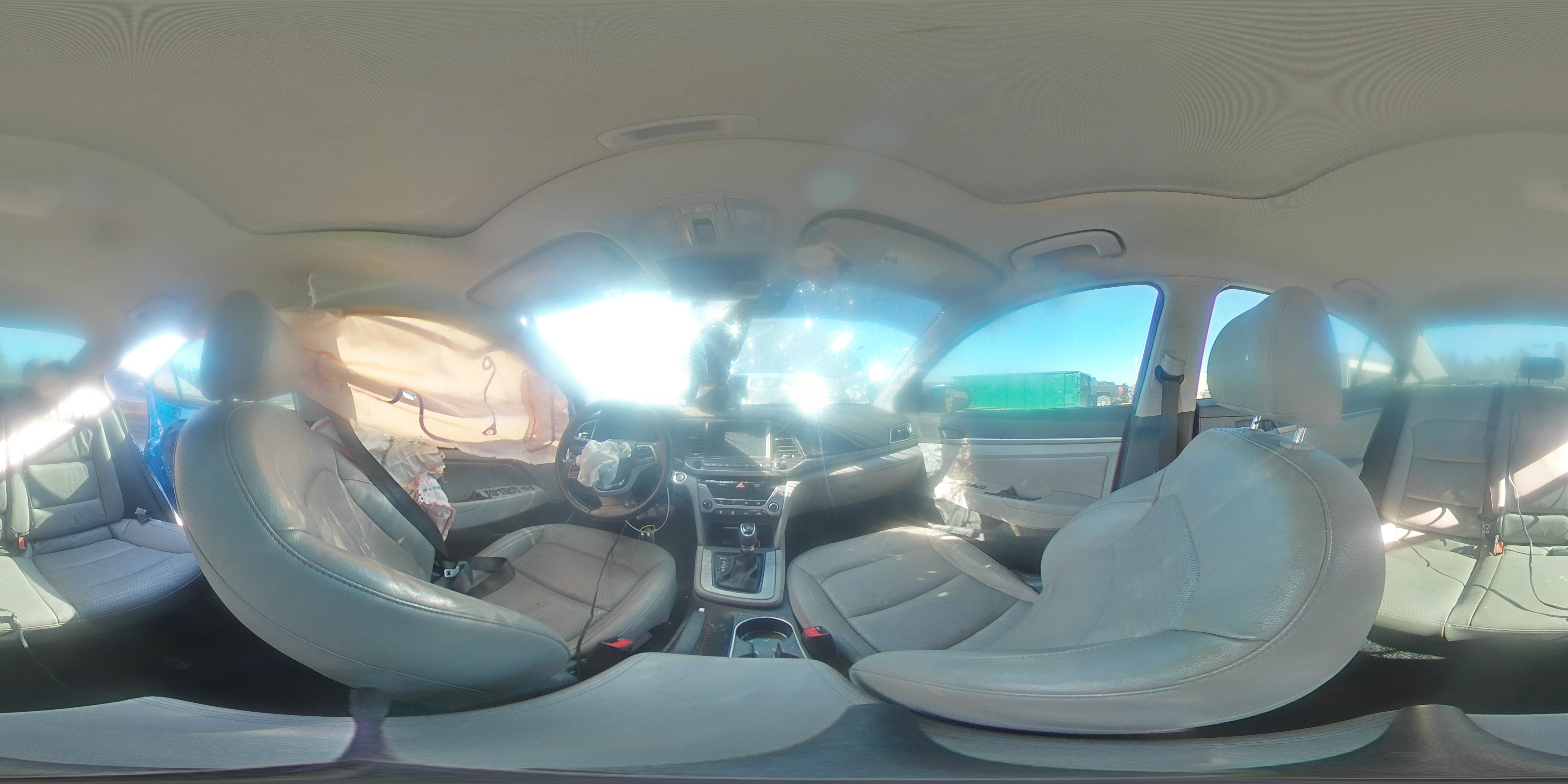 2017 Hyundai Elantra - Image 13