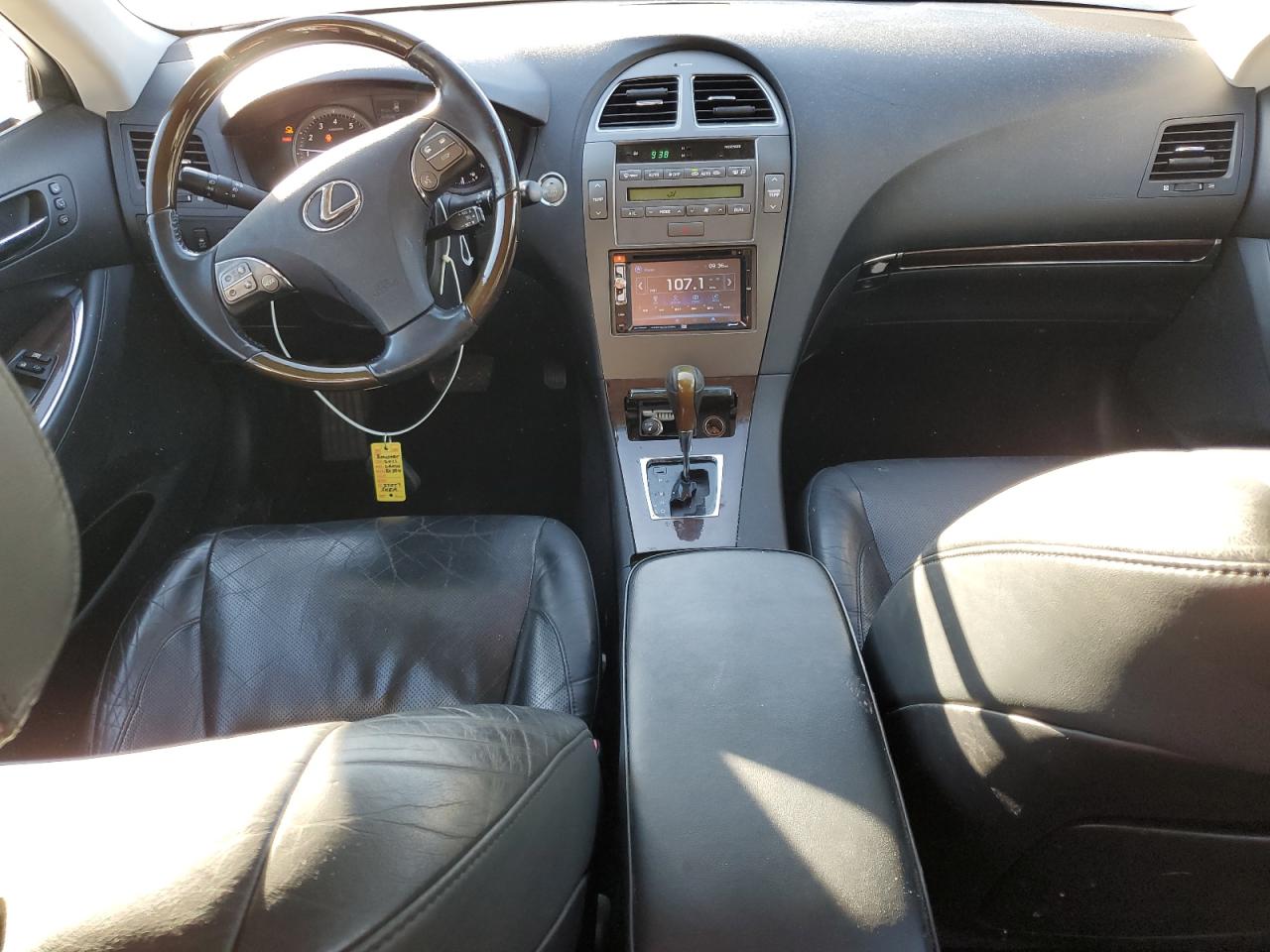 2011 Lexus ES - Image 8