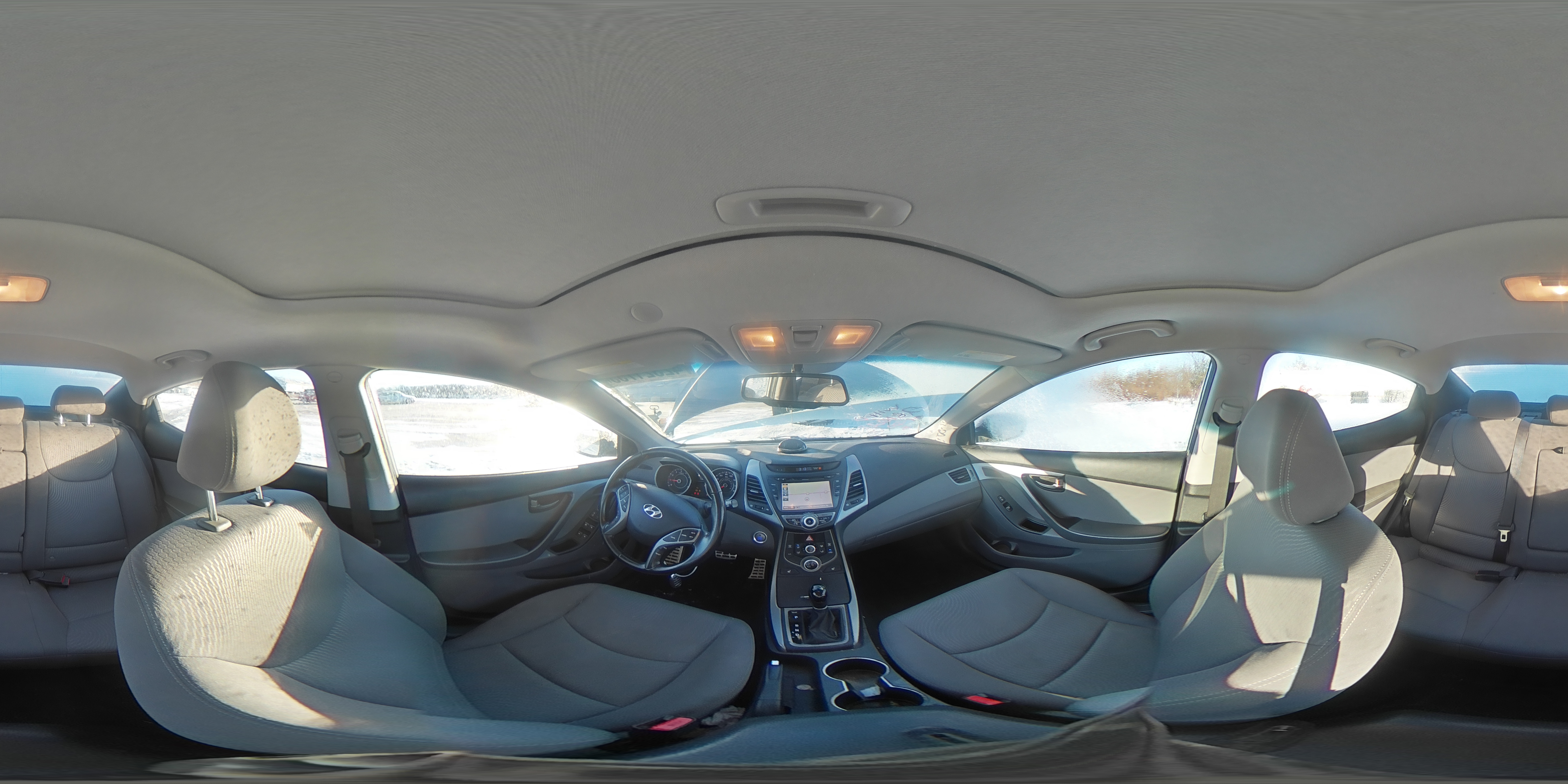 2016 Hyundai Elantra - Image 12