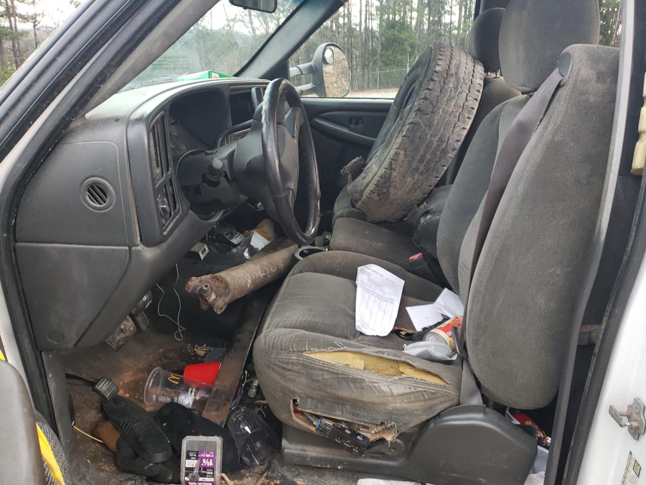 2004 Chevrolet Silverado - Image 7