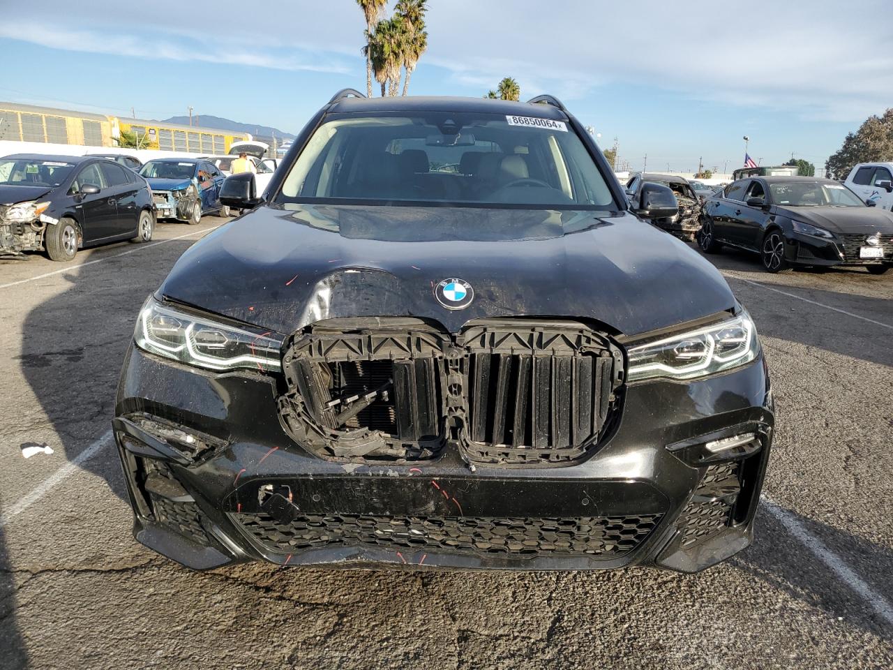 2022 BMW X7 - Image 5