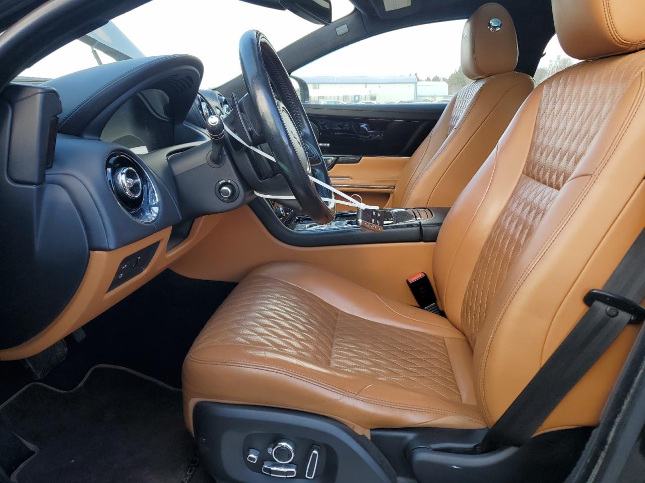 2017 Jaguar XJ - Image 7