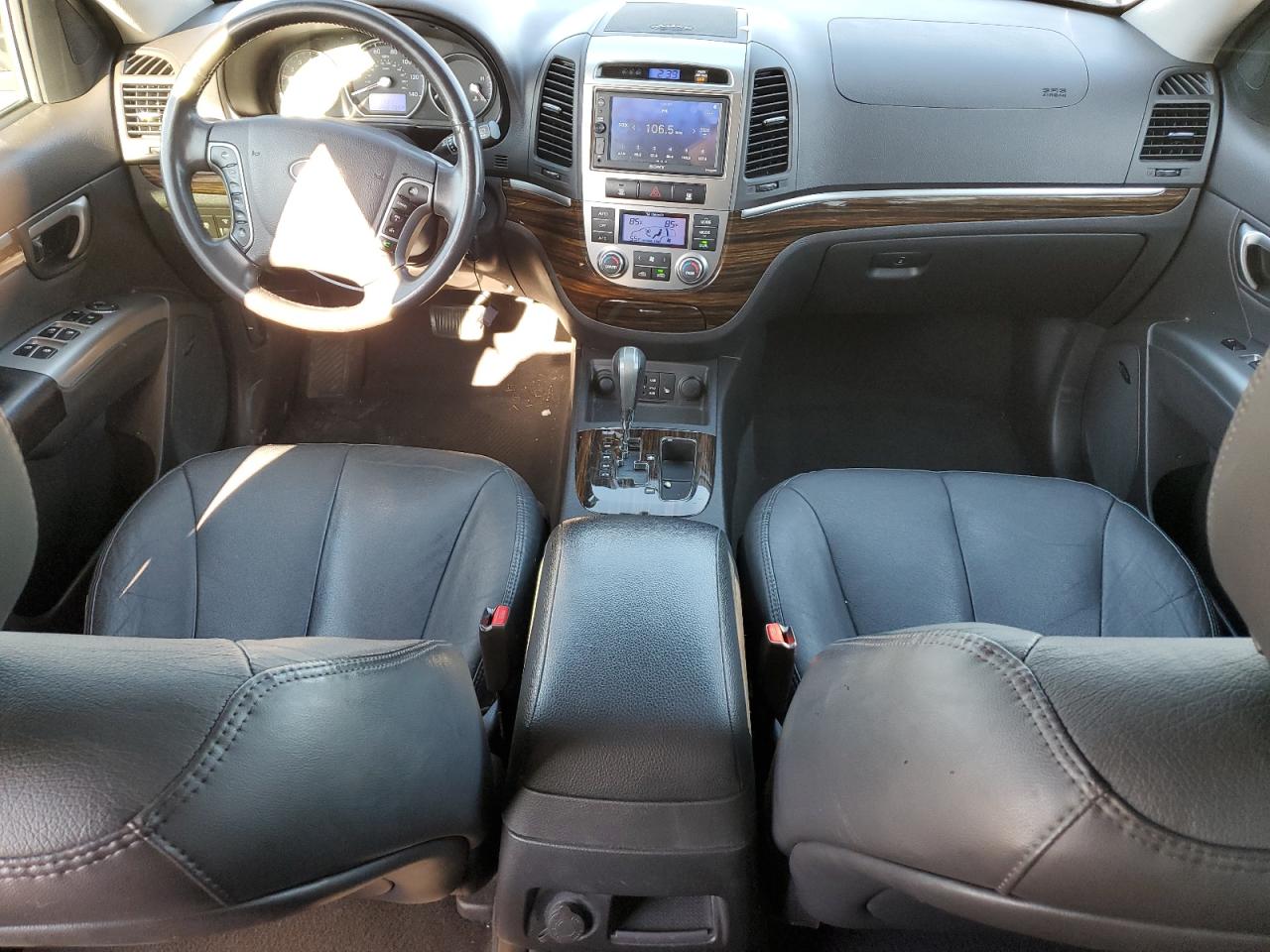 2011 Hyundai Santa Fe - Image 8