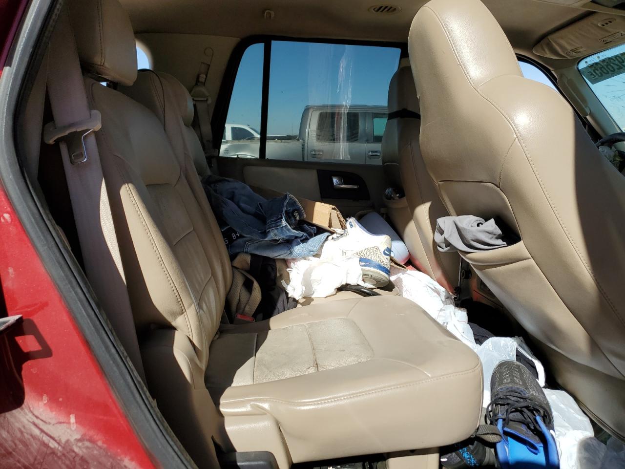 2004 Ford Expedition - Image 12