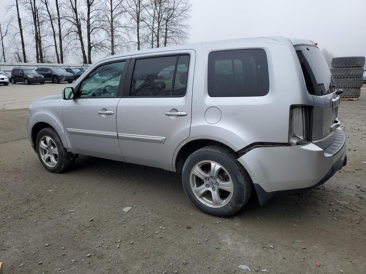 VIN 5FNYF4H55FB035698 2015 HONDA PILOT no.2