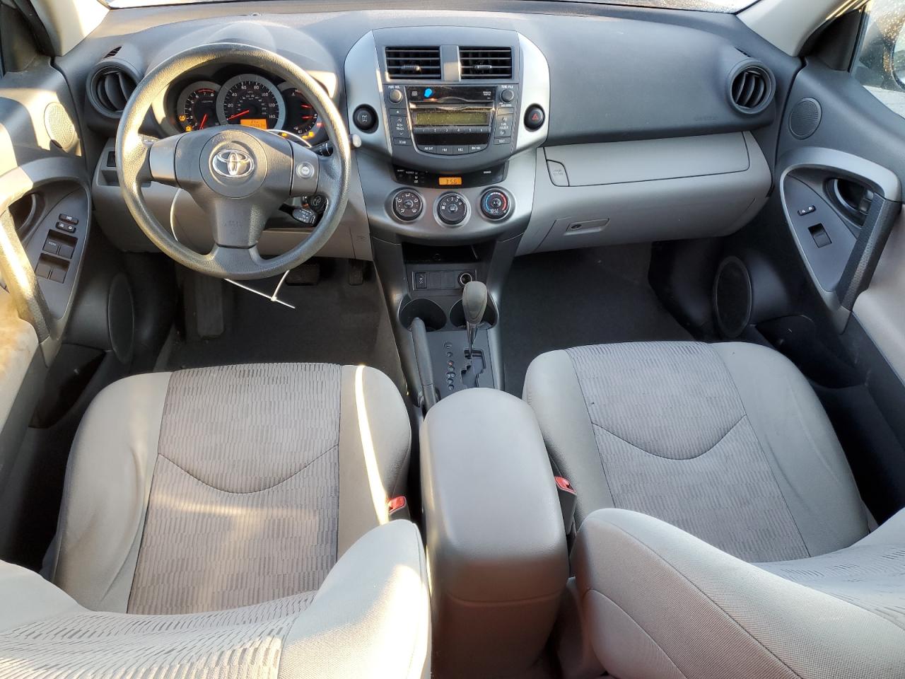 2011 Toyota RAV 4 - Image 8