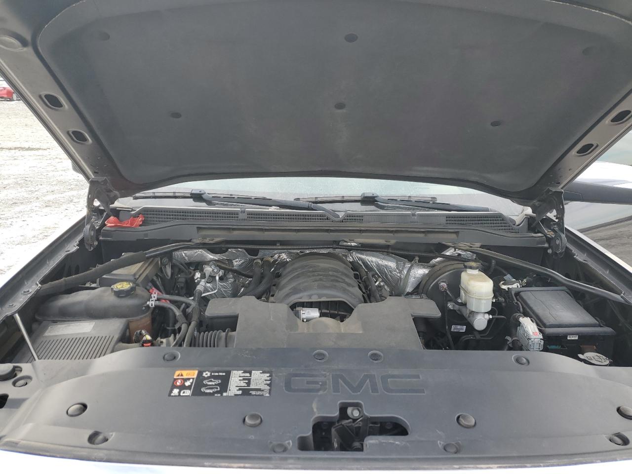 2015 GMC Sierra - Image 11