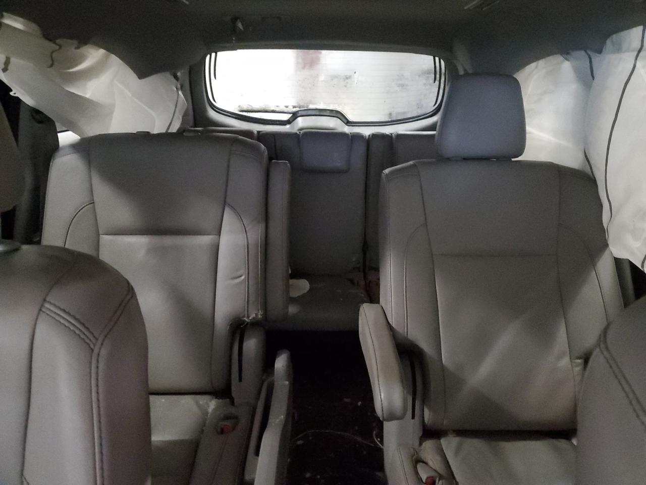 2017 Toyota Highlander - Image 10