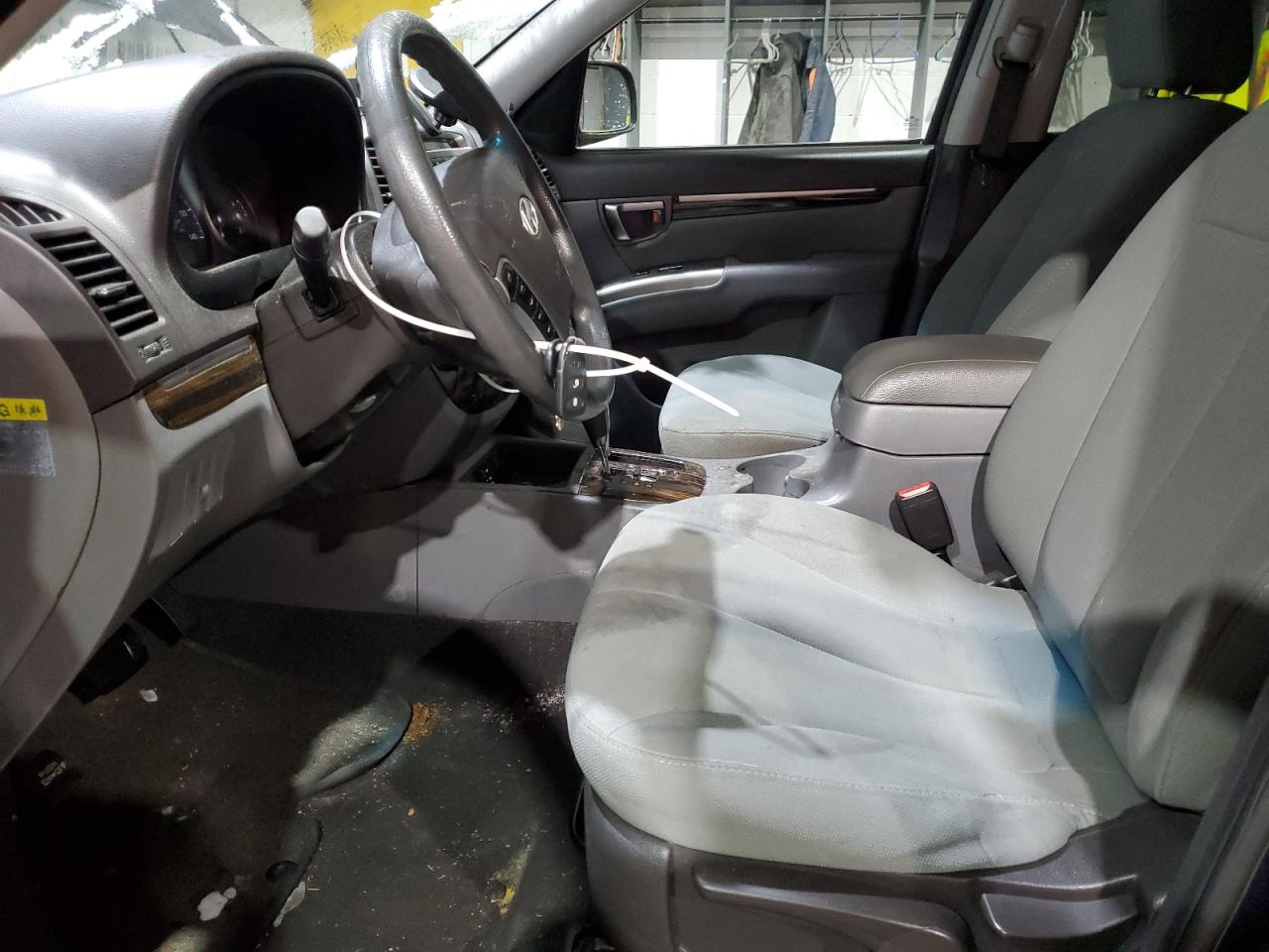 2011 Hyundai Santa Fe - Image 7