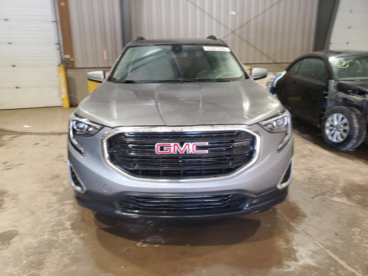 2021 GMC Terrain - Image 5