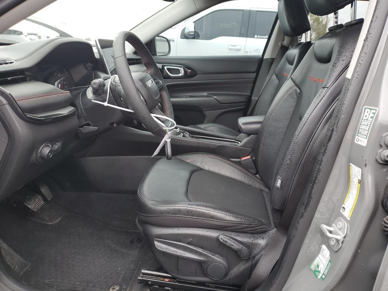 2022 Jeep Compass - Image 7