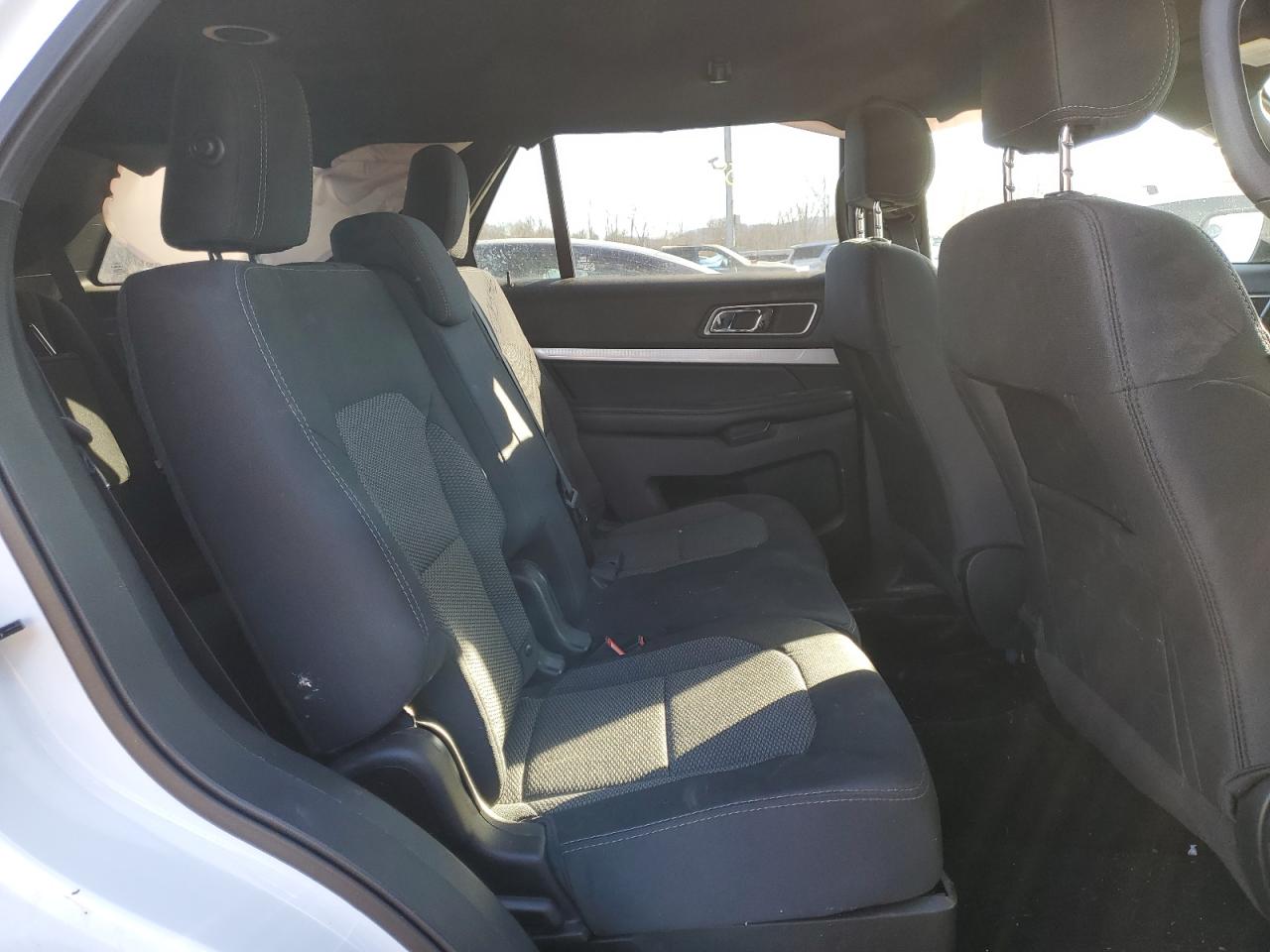 2017 Ford Explorer - Image 11