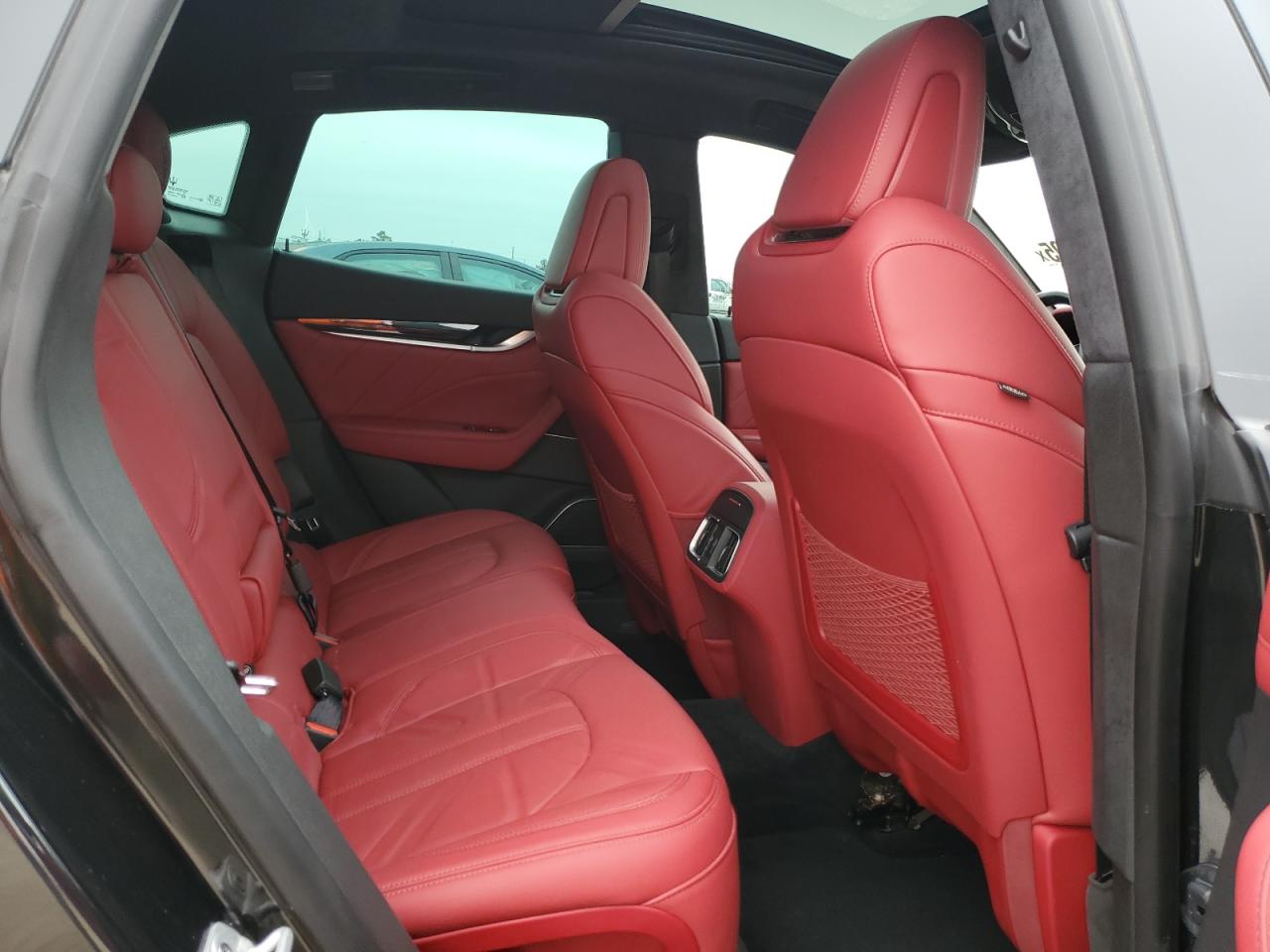 2022 Maserati Levante - Image 11