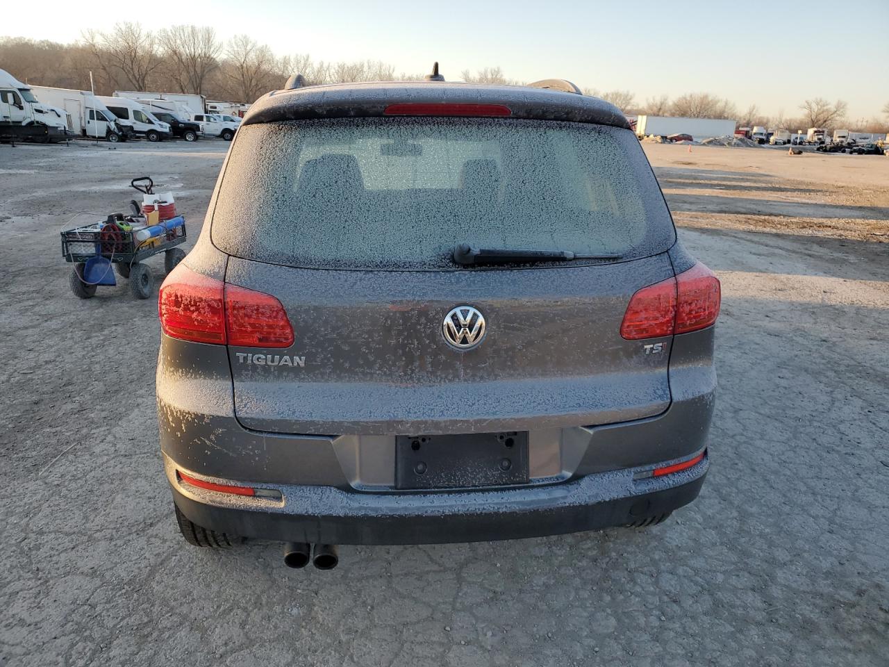 2017 Volkswagen Tiguan - Image 6