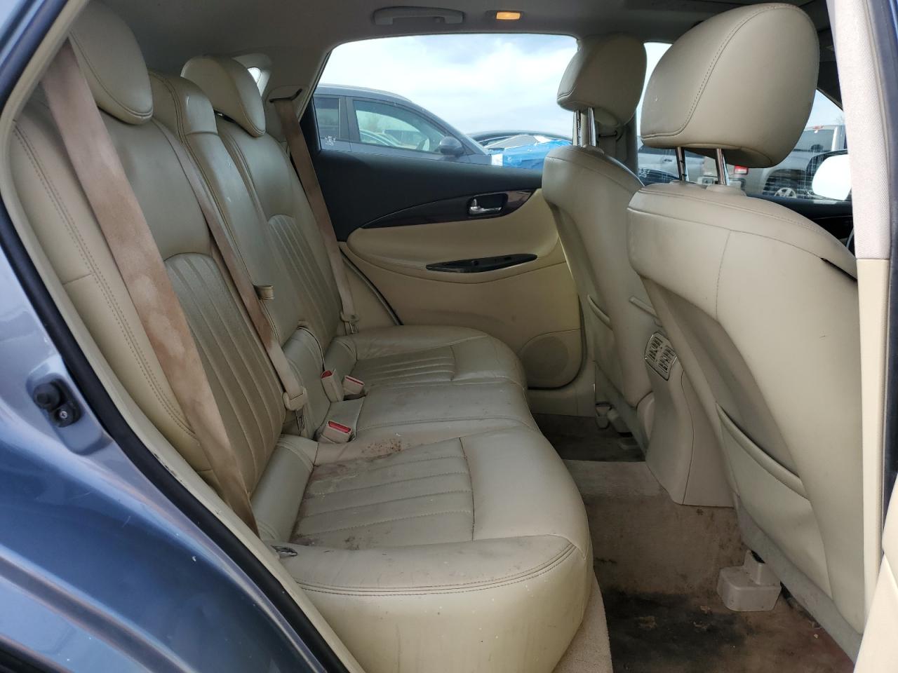 2017 Infiniti QX50 - Image 11