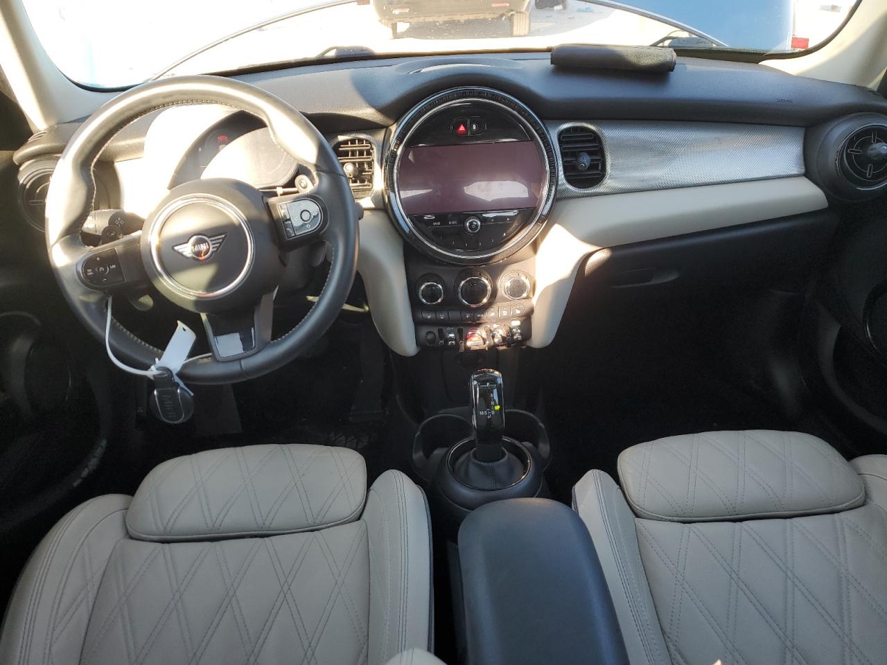 2022 MINI Cooper - Image 8