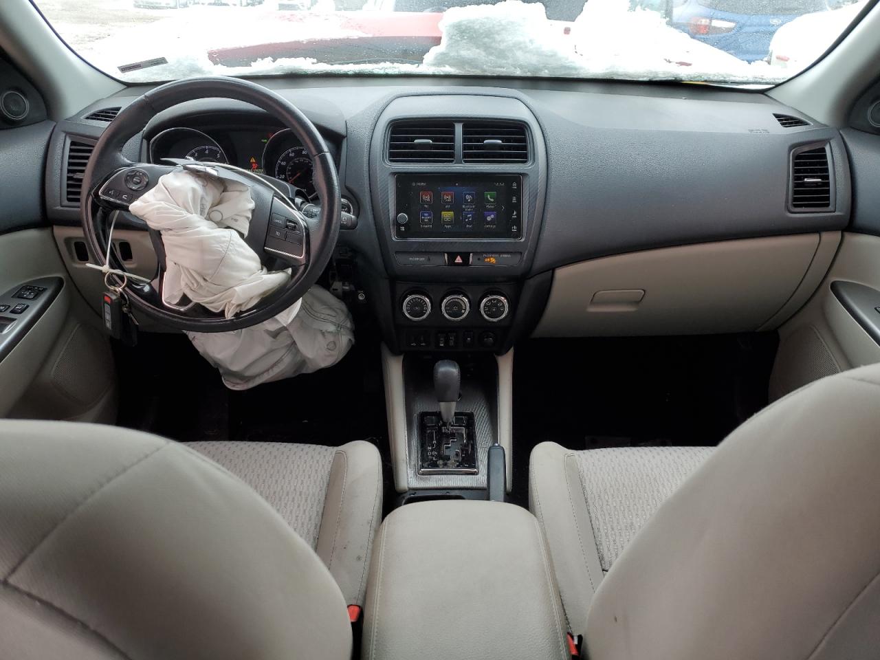 2019 Mitsubishi Outlander - Image 8