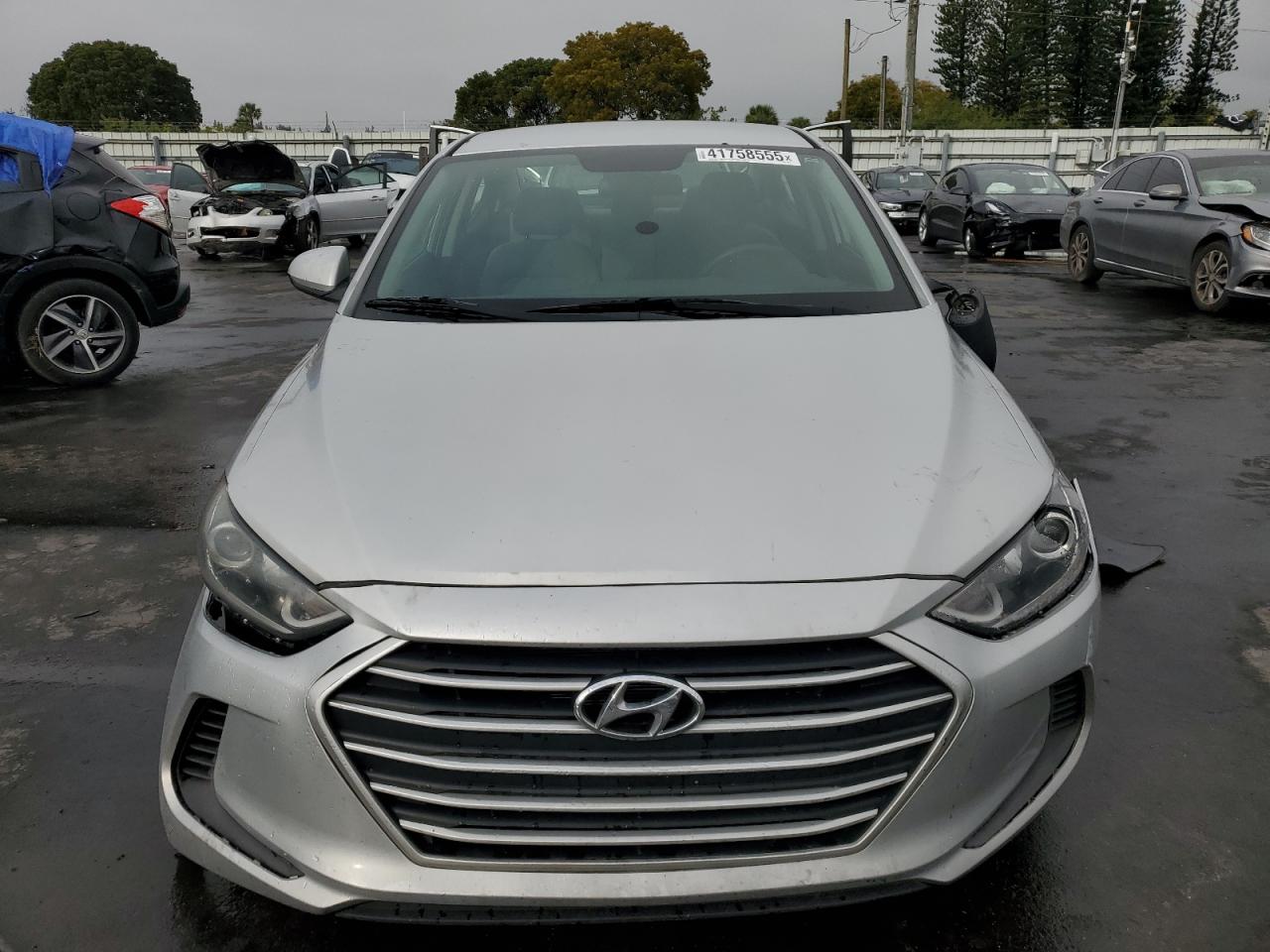 2017 Hyundai Elantra - Image 5