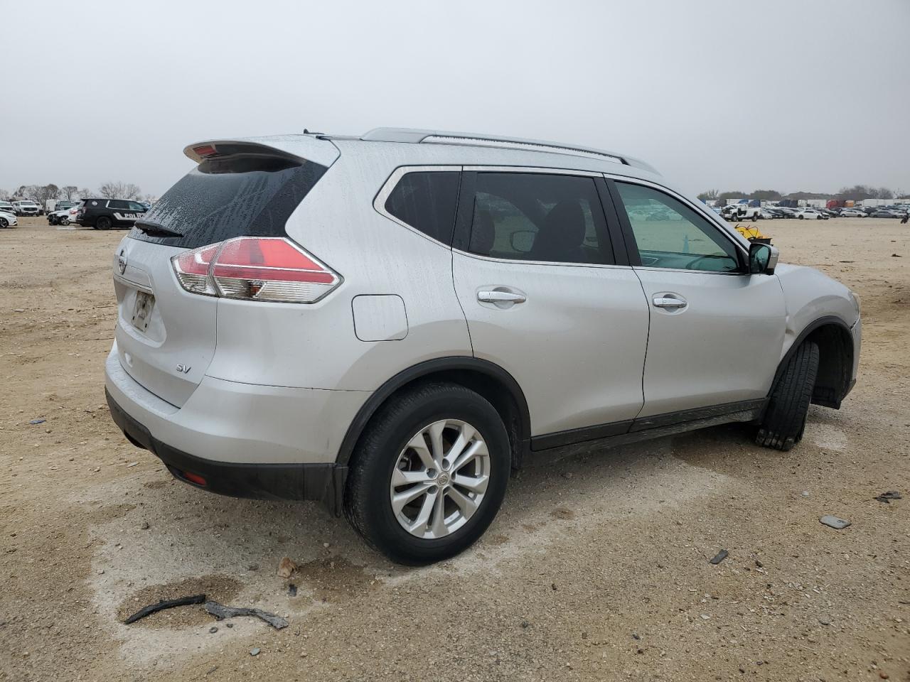 2015 Nissan Rogue - Image 3