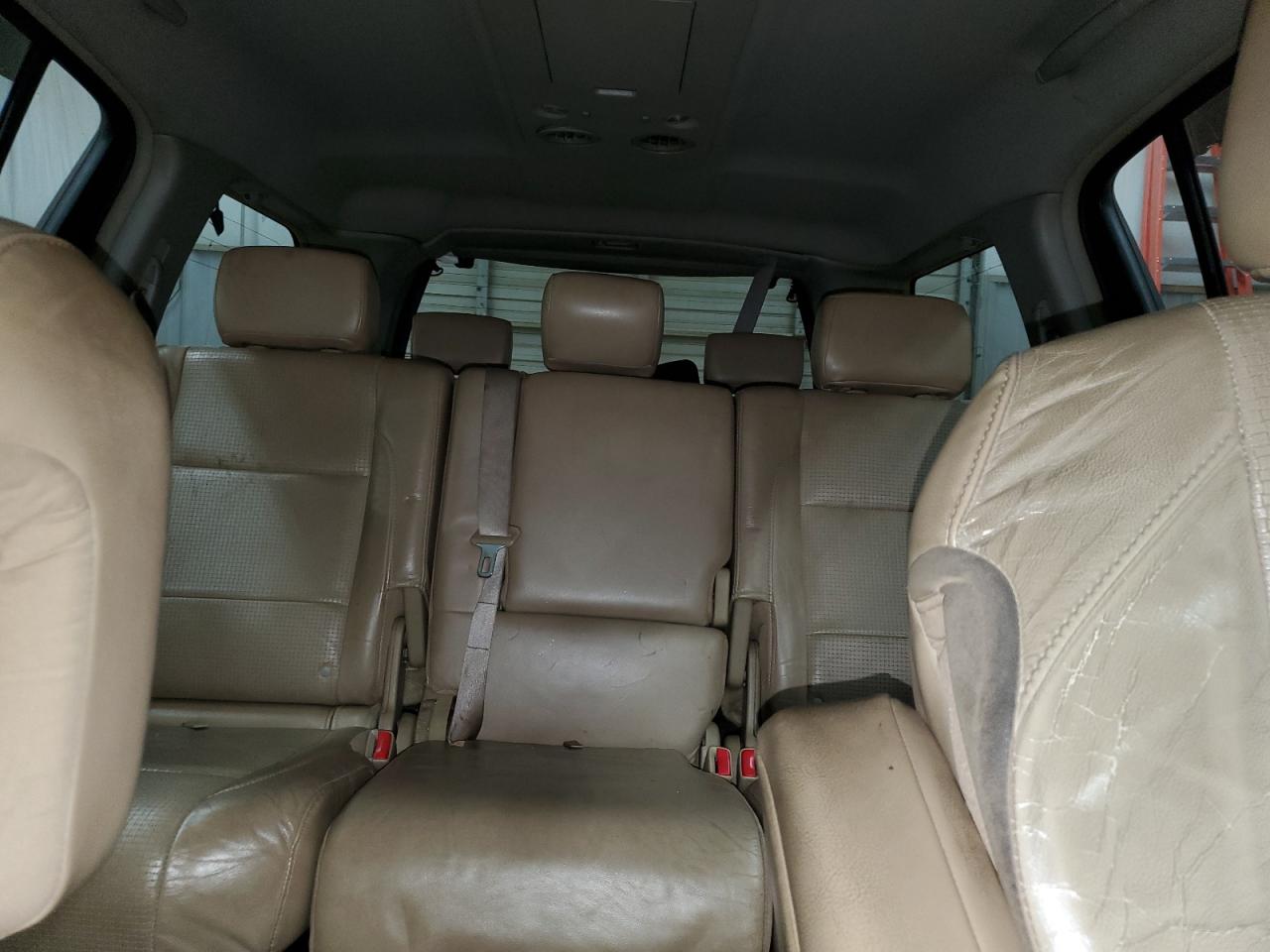 2004 Nissan Armada - Image 10