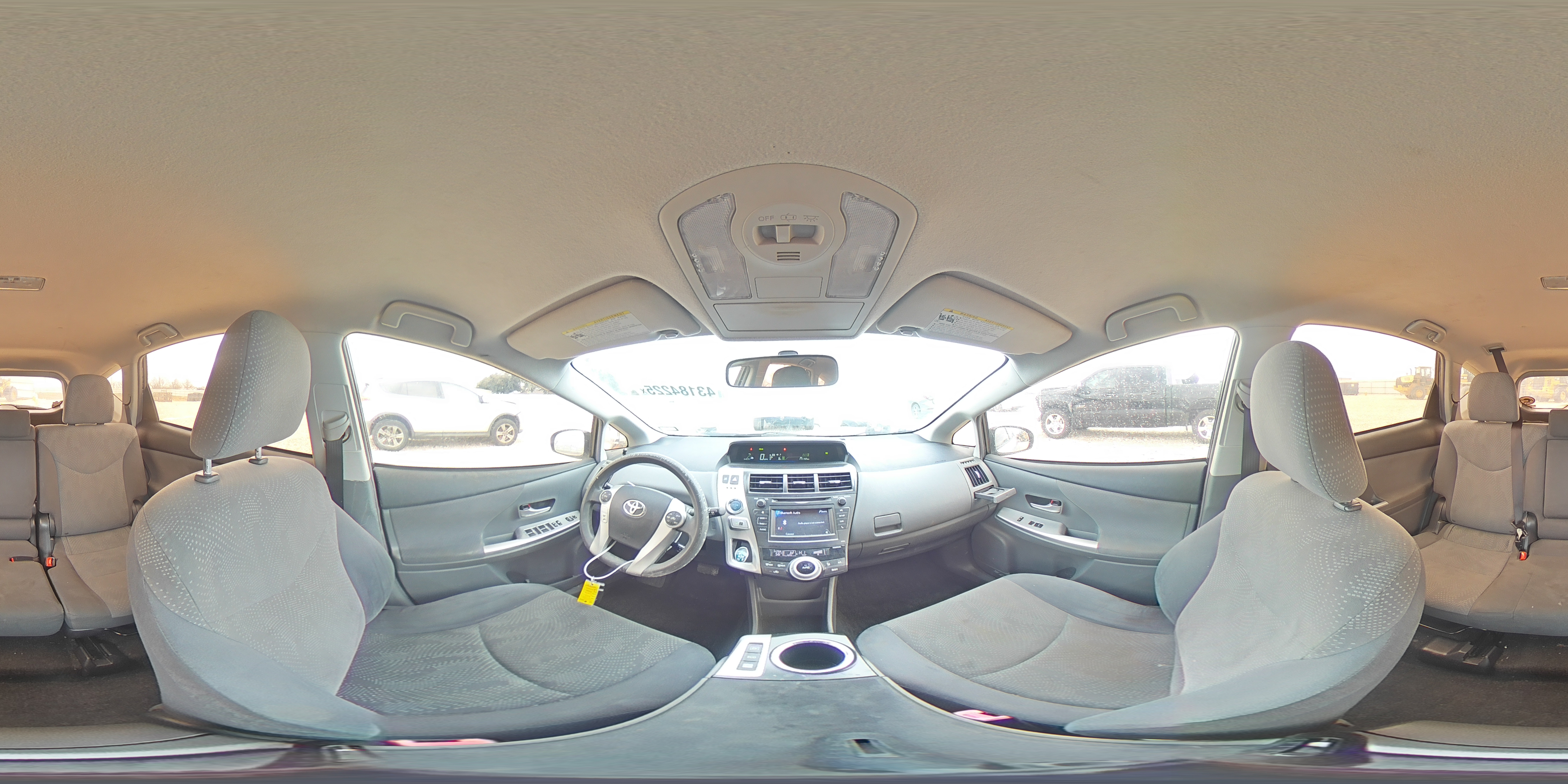 2012 Toyota Prius - Image 13