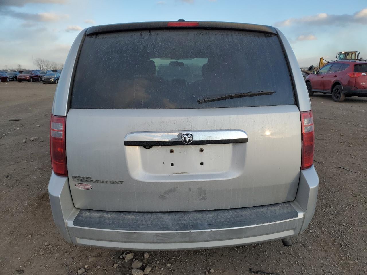2008 Dodge Caravan - Image 6