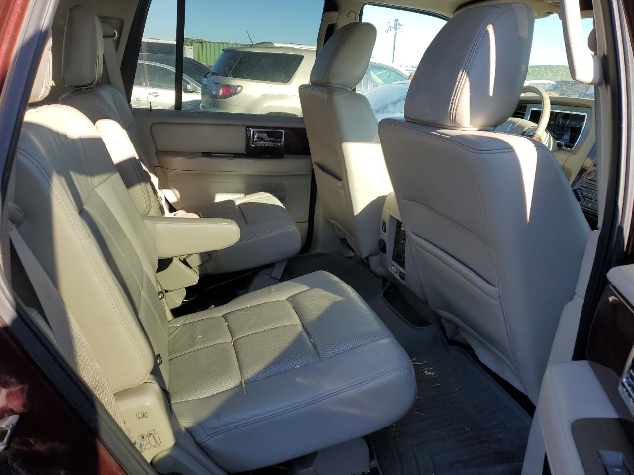 2011 Lincoln Navigator VIN: 5LMJJ2J56BEJ03154 Lot: 89252155
