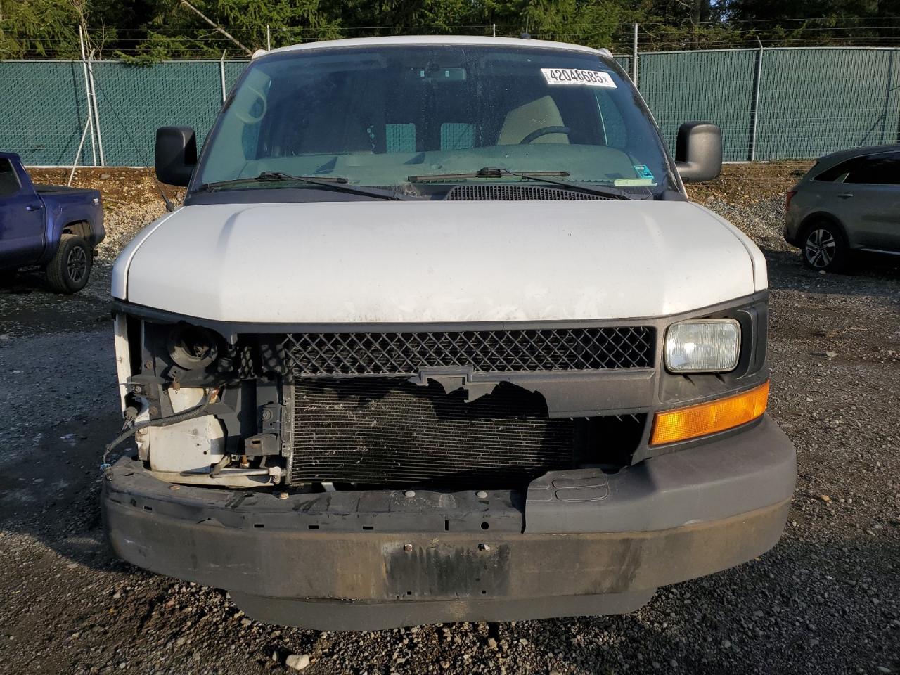 2013 Chevrolet Express - Image 5