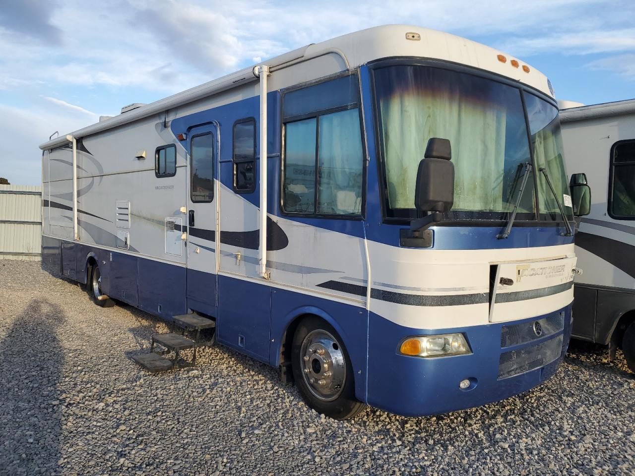 2003 Workhorse Custom Chassis Motorhome Chassis W22 for Sale in North Las Vegas, NV - Vandalism