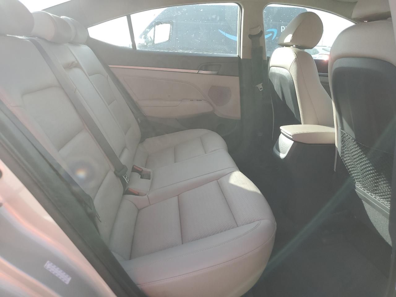 2017 Hyundai Elantra - Image 10