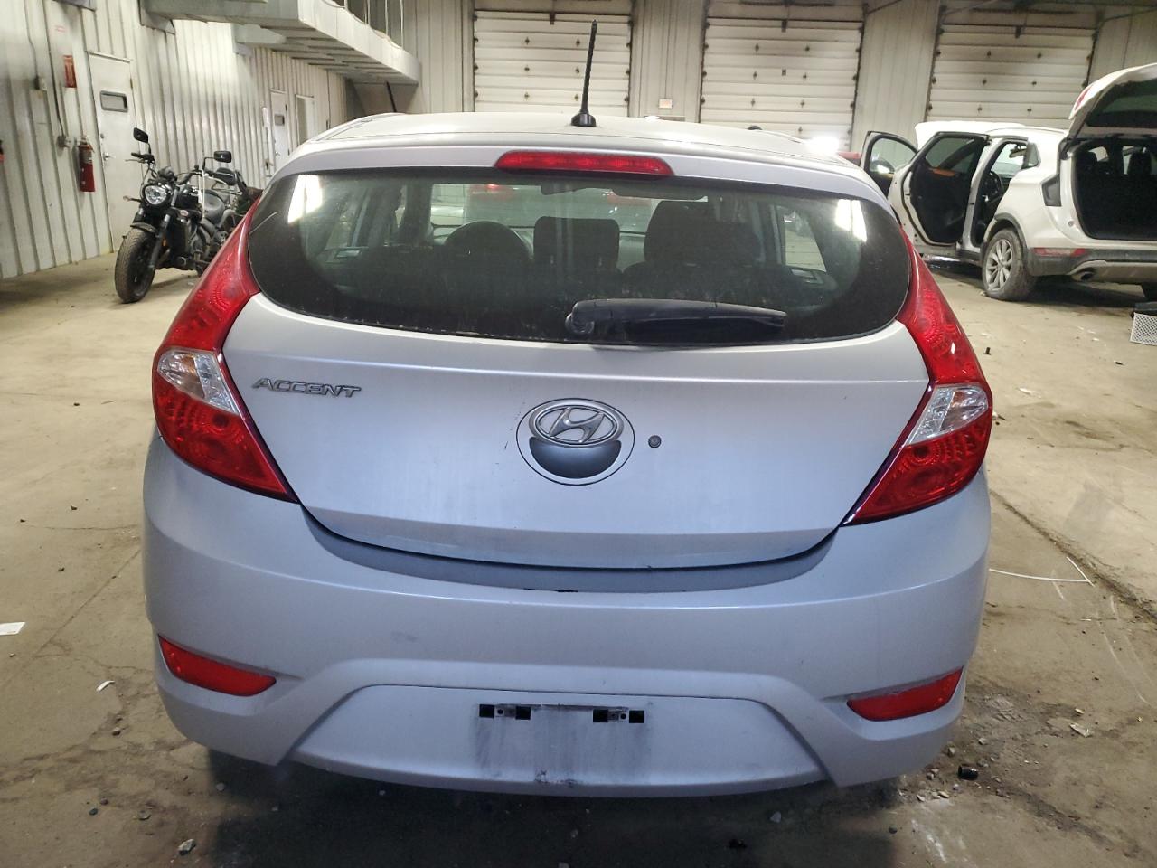 VIN KMHCT5AE3HU335586 2017 HYUNDAI ACCENT no.6