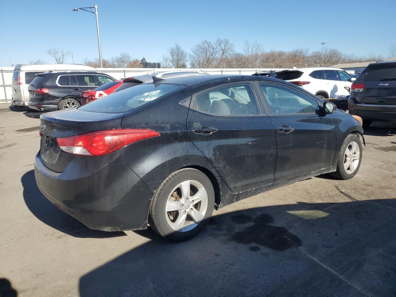 2011 Hyundai Elantra - Image 3