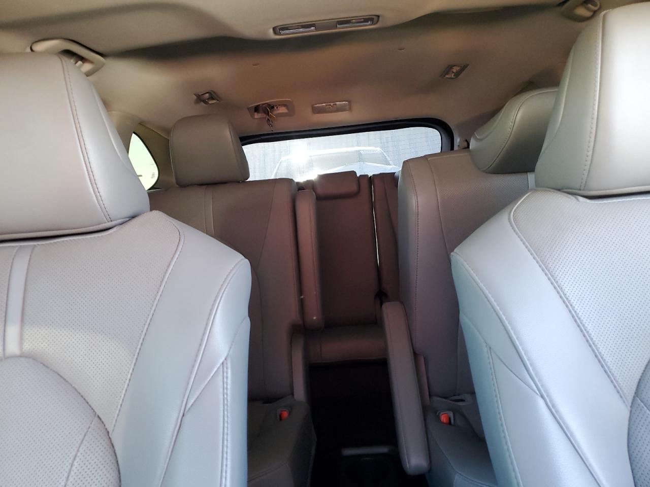 2021 Toyota Highlander - Image 10
