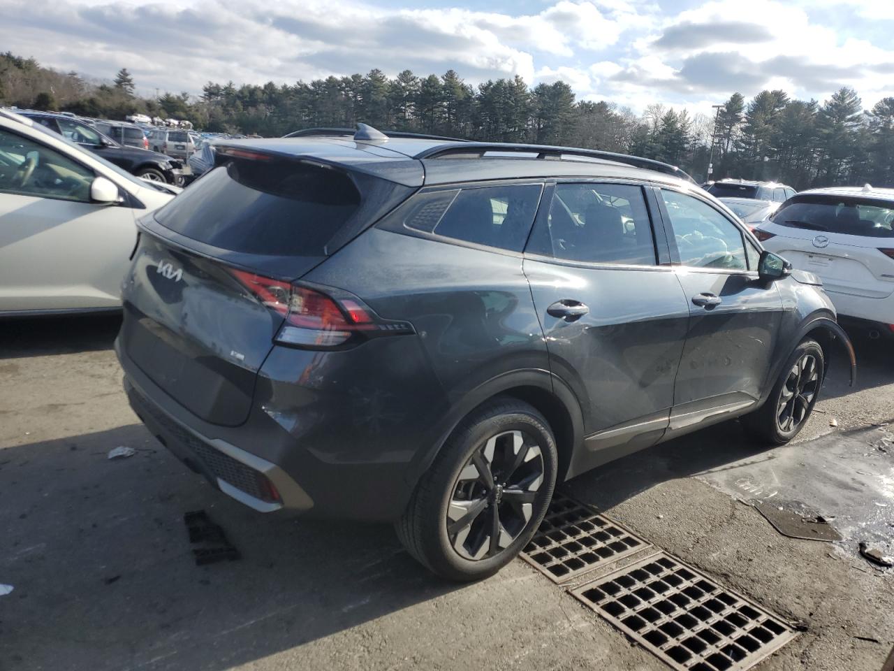 2023 Kia Sportage - Image 3
