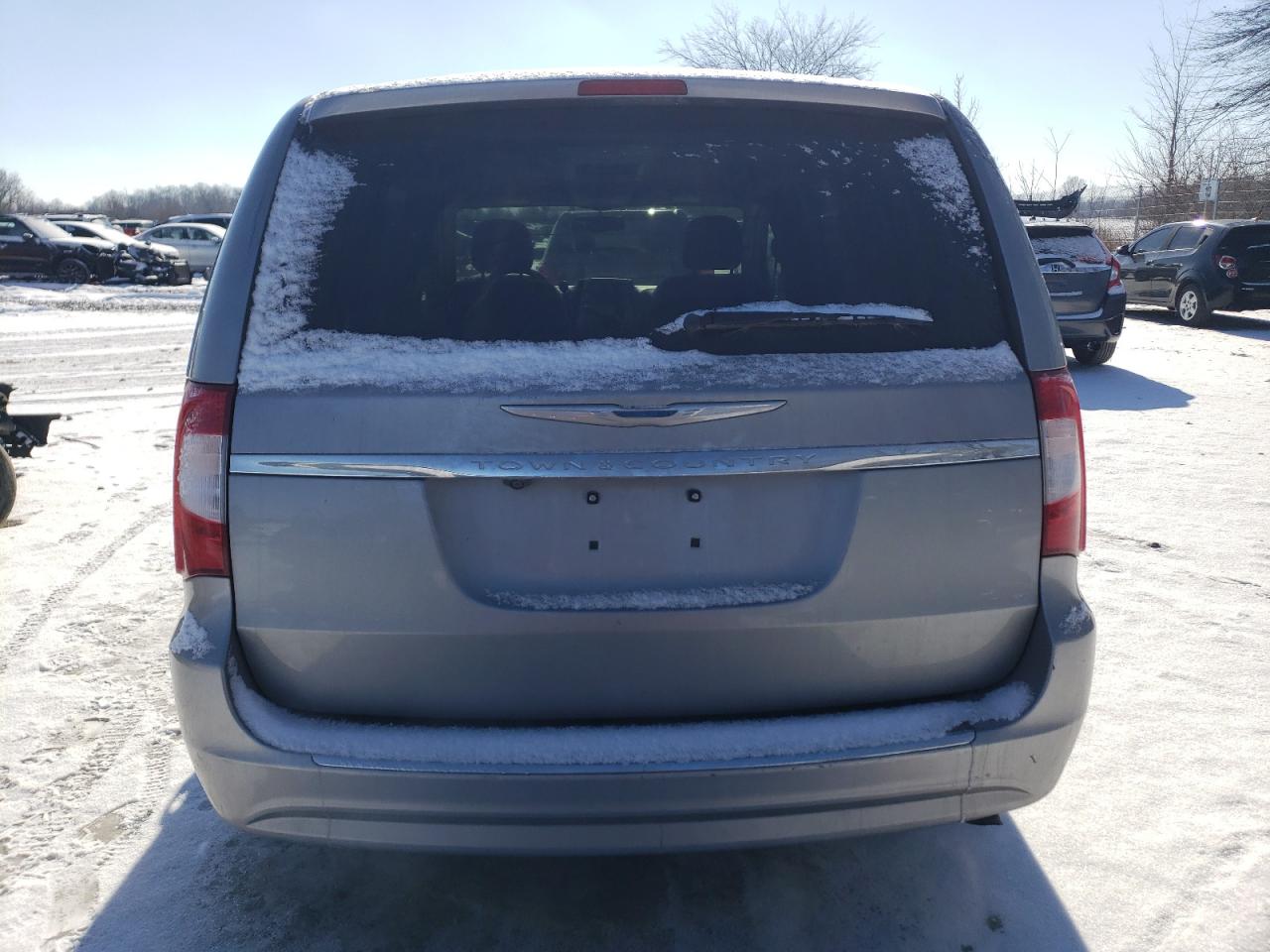 2015 Chrysler Town & Country - Image 6