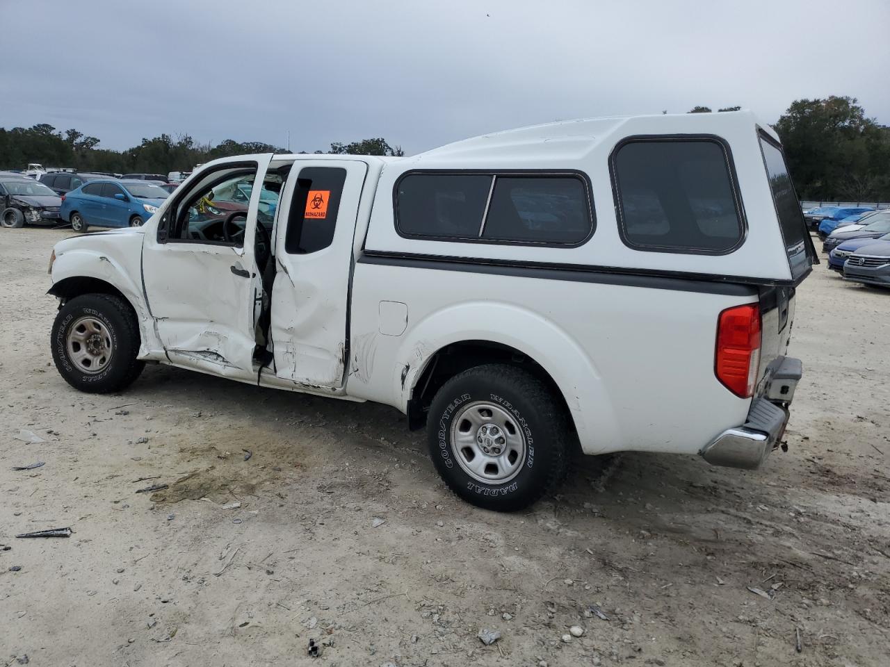 2015 Nissan Navara (Frontier) - Image 2