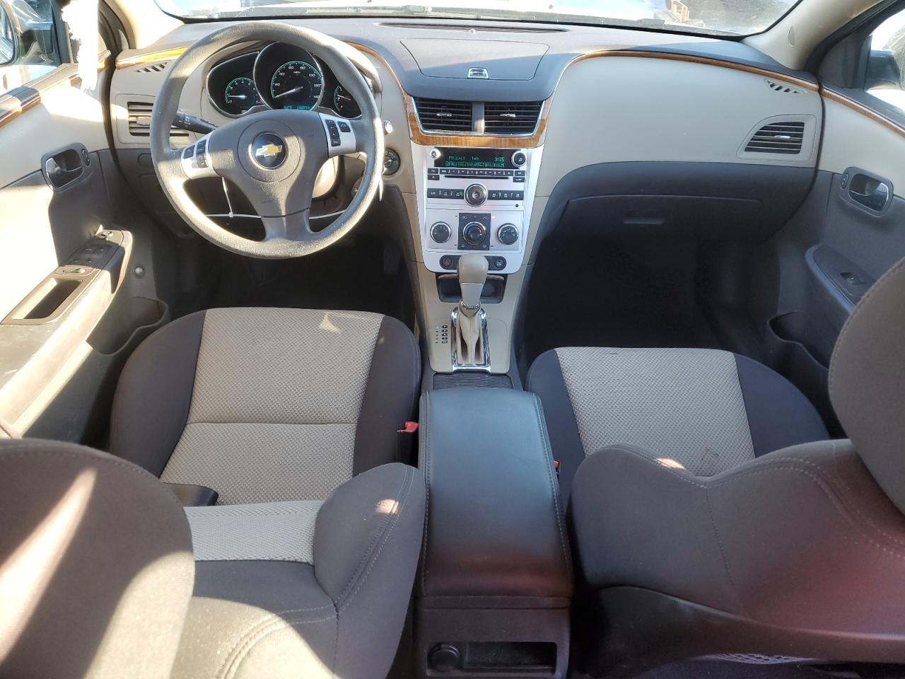 2011 Chevrolet Malibu - Image 8