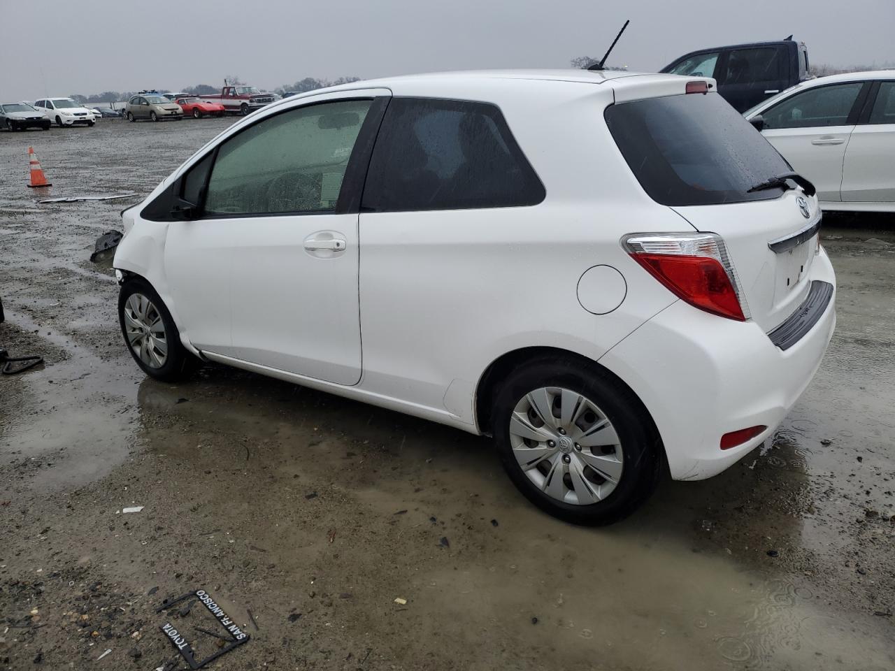 VIN JTDJTUD32DD570667 2013 TOYOTA YARIS no.2