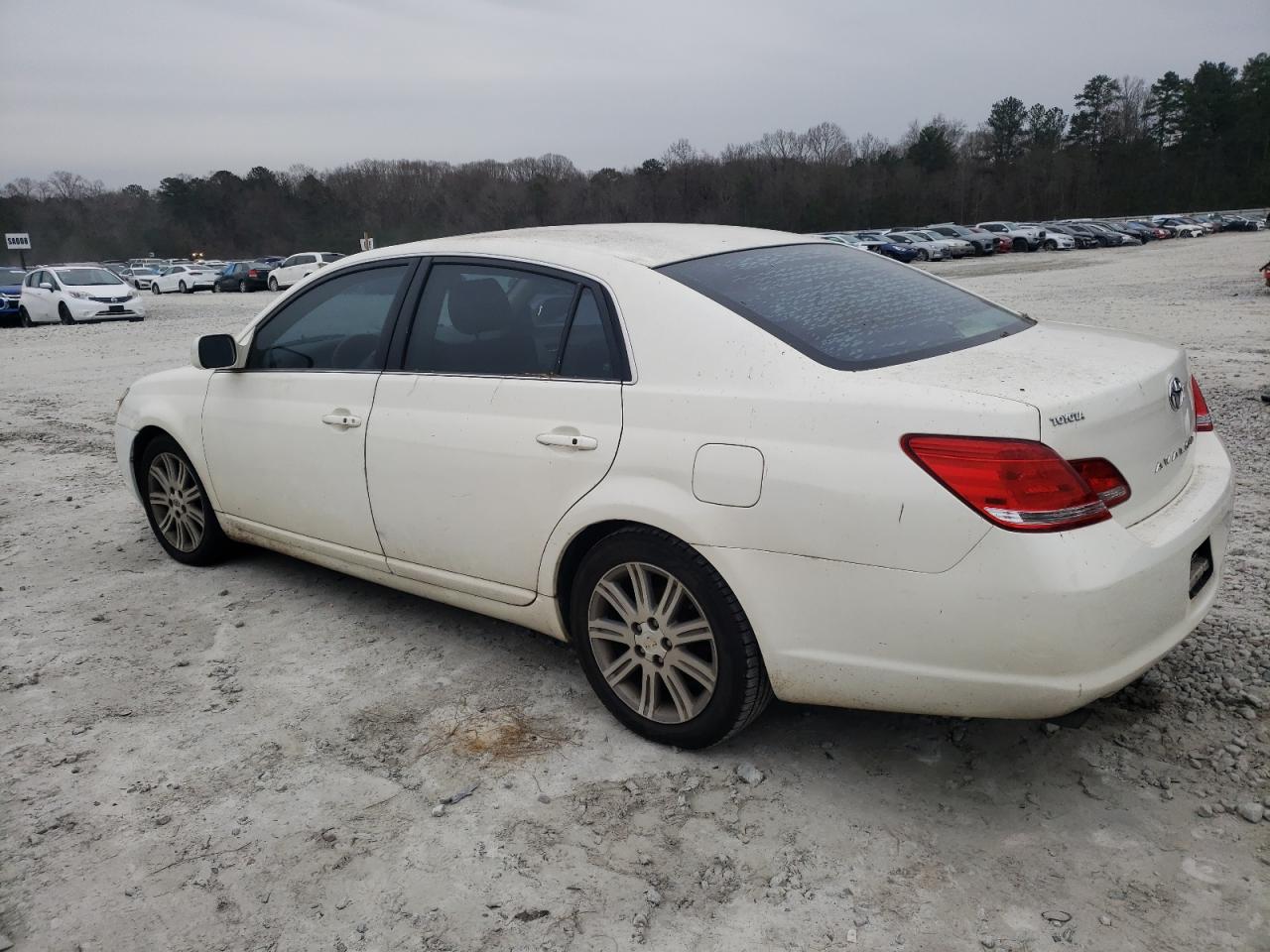 2006 Toyota Avalon - Image 2