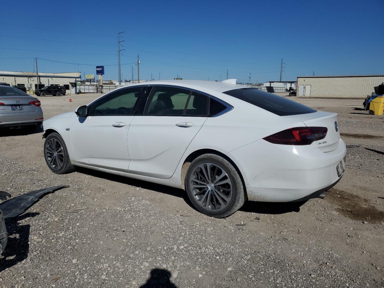 2018 Buick Regal - Image 2